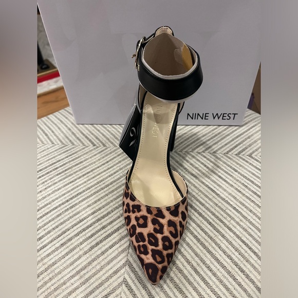 Nine West Natural Multi Fabric Size 6 1/2 Women’s Heels. New in Box. - Picture 3 of 5